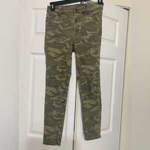 American Eagle Camo Skinny Pants super stretch size 4